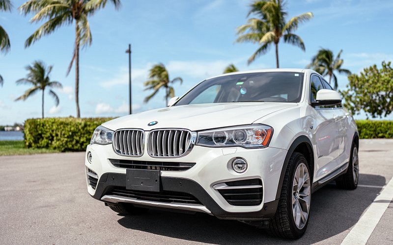 frente blanco bmw Ebes Alquiler de coches en Miami