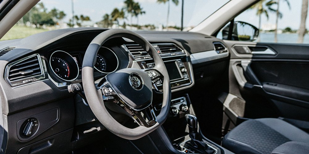 VW panel Ebes Alquiler de coches en Miami